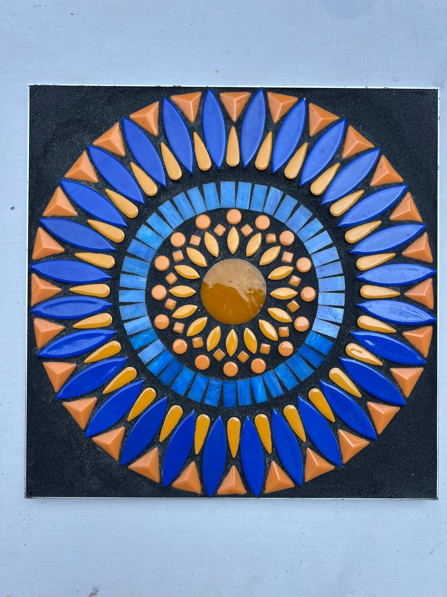 OBSIDIAN DUSK - OUTDOOR GARDEN MOSAIC