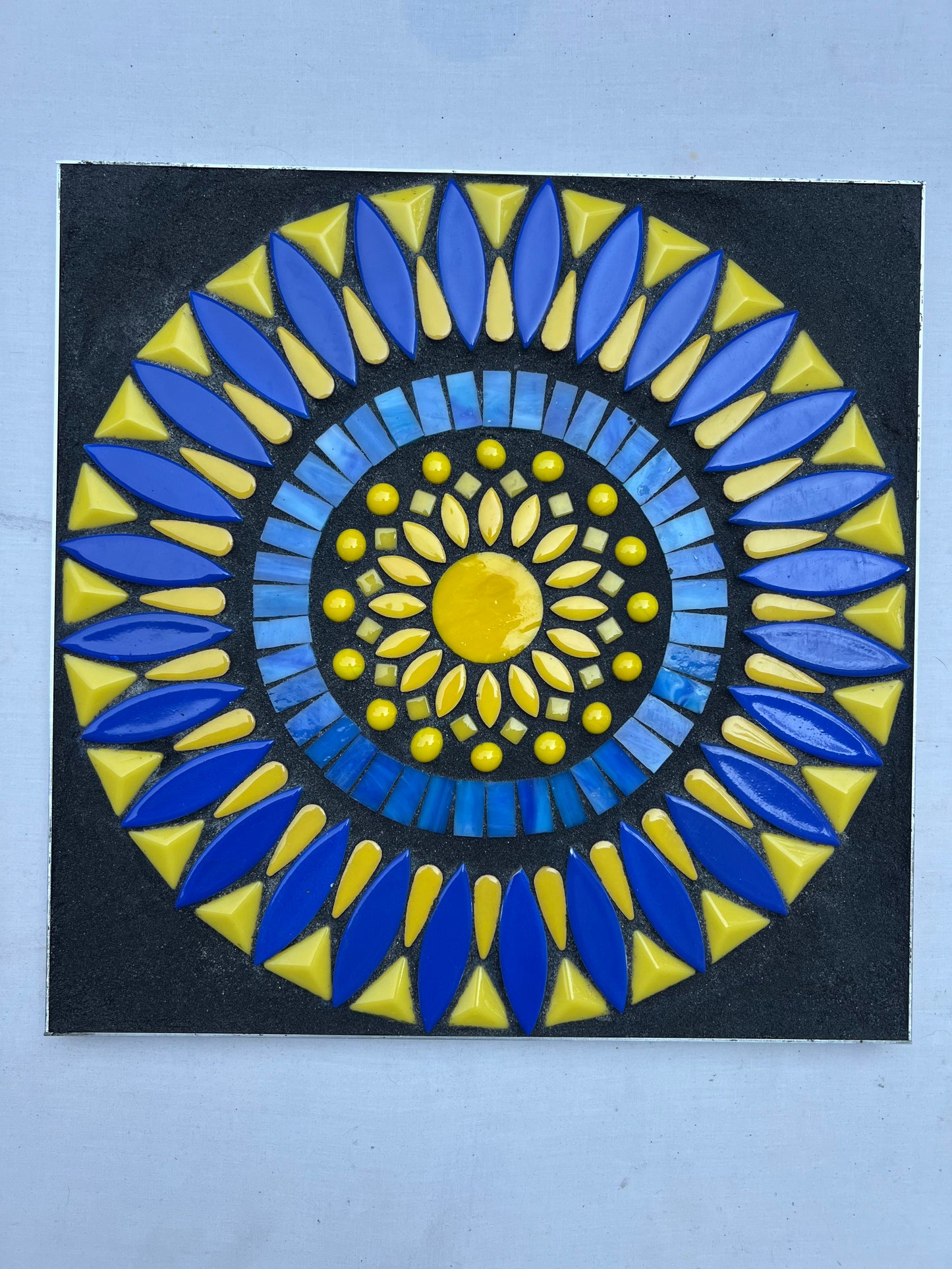 OBSIDIAN DUSK - OUTDOOR GARDEN MOSAIC